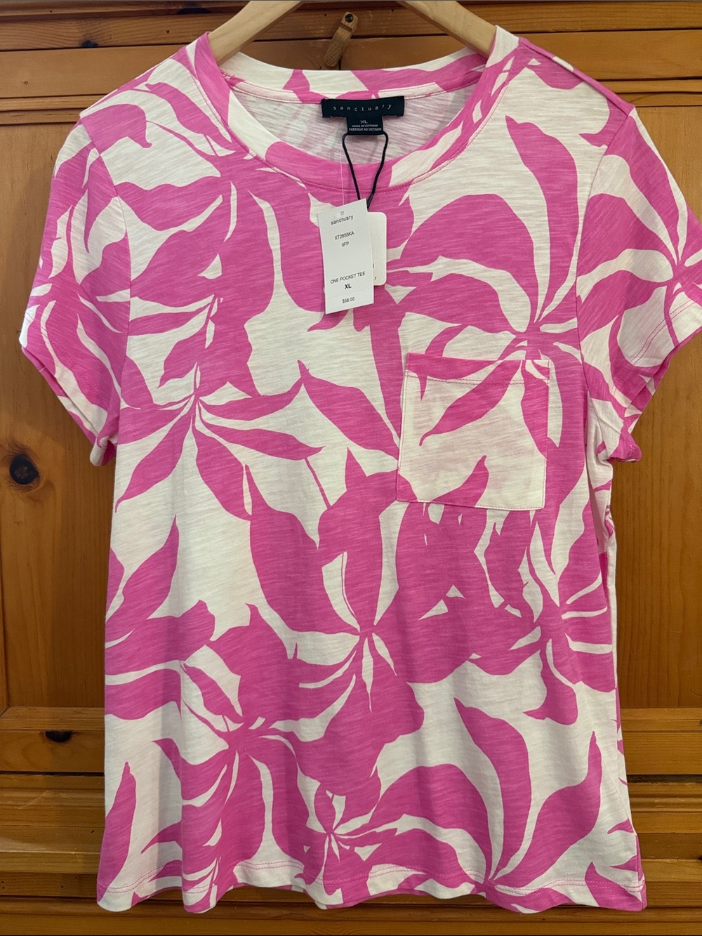 NWT sanctuary One Pocket Pink on White Floral  Cotton Blend Tee, XL